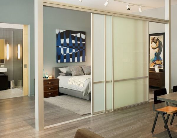 Vách ngăn phòng ngủ bằng nhôm là sự lựa chọn hoàn hảo để giữ độ bền và phong cách cho căn phòng của bạn. Nó đem lại cảm giác rộng rãi, hoàn hảo cho những người đang tìm kiếm cảm giác đẳng cấp và chất lượng. Ảnh sản phẩm sẽ giúp bạn hiểu được lý do vì sao nhôm được đánh giá cao trong thiết kế kiến trúc.