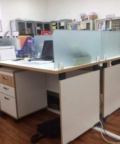 VÁCH NGĂN KÍNH MẶT BÀN VKM01