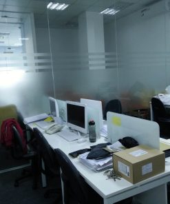 VÁCH NGĂN KÍNH MẶT BÀN VKM03