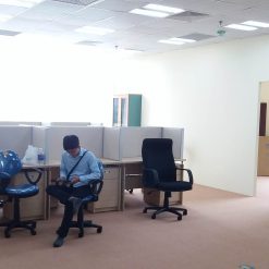 VÁCH NGĂN NỈ MẶT BÀN VNM08