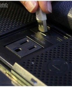 EVO9330 có cổng sạc điện thoại