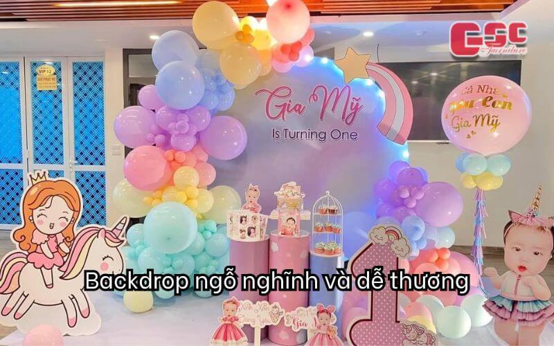 Hướng dẫn trang trí tiệc thôi nôi cho bé gái tại nhà 8 Backdrop thôi nôi