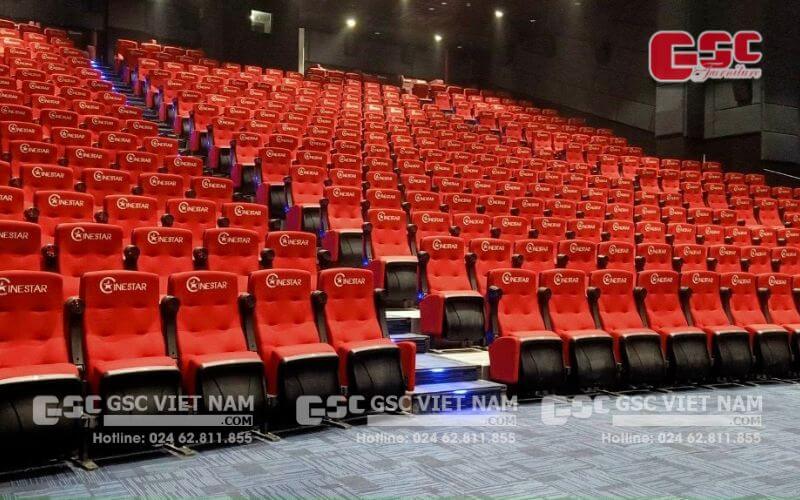 Mặt tựa lưng của ghế còn in logo CineStar sang trọng