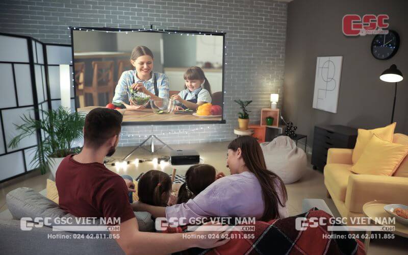 Kinh nghiệm thiết kế phòng xem phim gia đình đơn giản 1 Setup phòng chiếu phim tại gia giúp gắn kết tình cảm gia đình