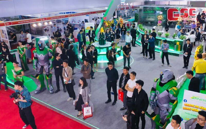 Top 30 ý tưởng thiết kế gian hàng hội chợ triển lãm đẹp nhất 10 Thiết kế thêm robot chuyển động rất sáng tạo và thu hút