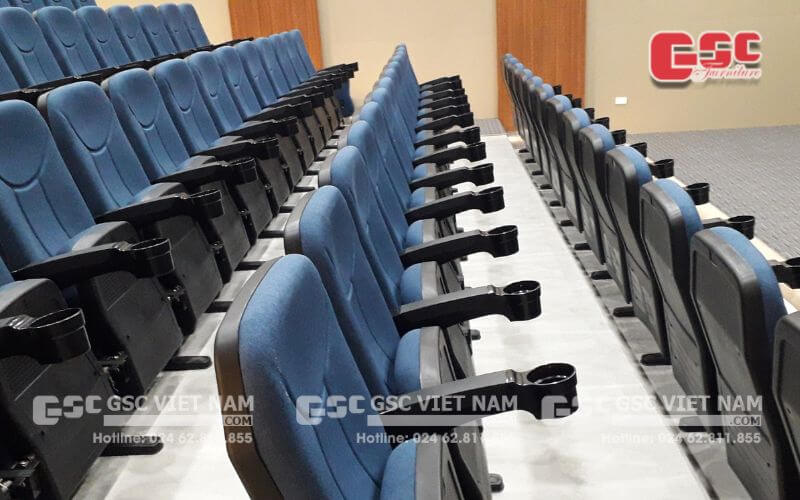 Dự án rạp chiếu phim tại Nhà văn hóa huyện Đông Anh 7 EVO5602T có bàn viết tiện dụng