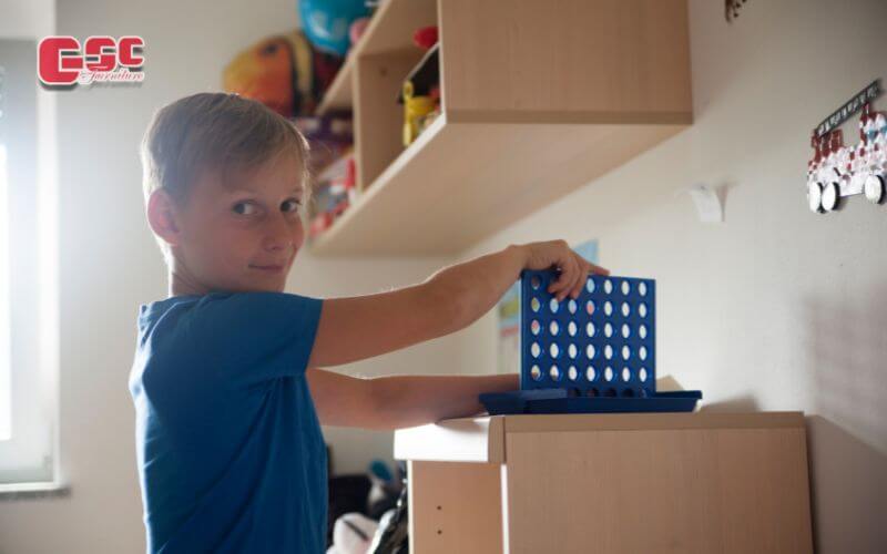 Bậc cha mẹ cần bố trí đồ vật vừa tầm vớt của con