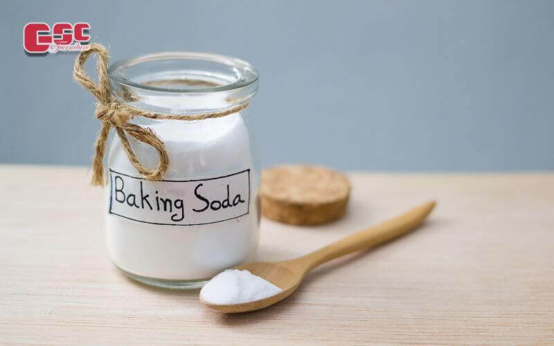 Tổng hợp mẹo vệ sinh đồ gỗ tại nhà đơn giản, sạch sẽ 5 Baking soda có tác dụng loại bỏ các vết bẩn, làm sáng bóng bề mặt gỗ
