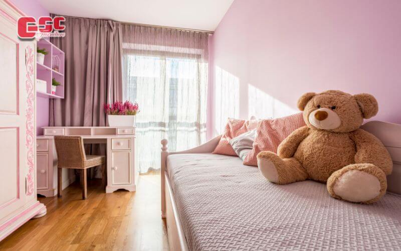 Bé gái nào cũng thích ôm gấu bông nhất là chú gấu bông siêu to khổng lồ