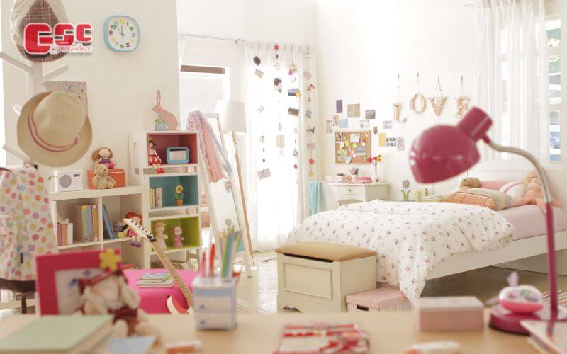 Các bậc cha mẹ cần rèn trẻ cách sắp xếp món đồ trong phòng ngủ ngăn nắp, gọn gàng