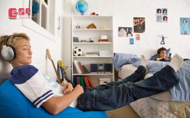 Con trai rất hay bừa bội nên trang trí ít món đồ sẽ tốt hơn