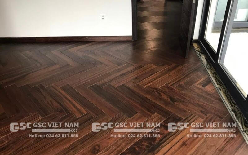 Gỗ chiu liu có tốt không? Đặc điểm, ứng dụng của gỗ cây chiu liu 11 Sàn nhà chiu liu chắc nặng, chống thấm nước, tính thẩm mỹ cao