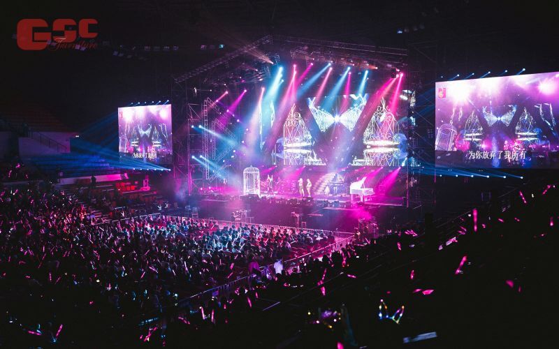 Đèn trang trí nhiều màu sắc, đẹp mắt