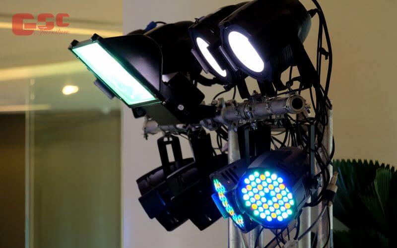 Sử dụng các loại đèn tiết kiệm năng lượng như đèn LED, đèn huỳnh quang