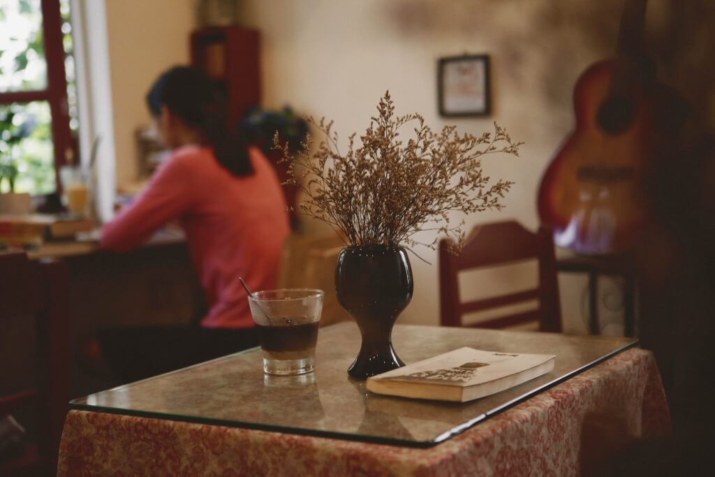 vẻ đẹp đến nao lòng của những quán cafe kiểu Pháp vẻ đẹp đến nao lòng của những quán cafe kiểu Pháp