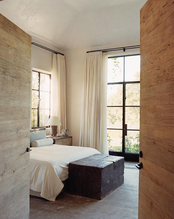 12. Phòng ngủ này là sự kết hợp giữa phong cách cổ điển và hiện đại