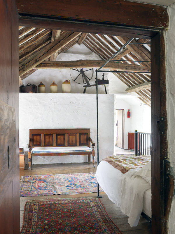 15. Phòng ngủ áp mái đơn sơ giản dị nhưng lại không bao giờ lỗi mốt