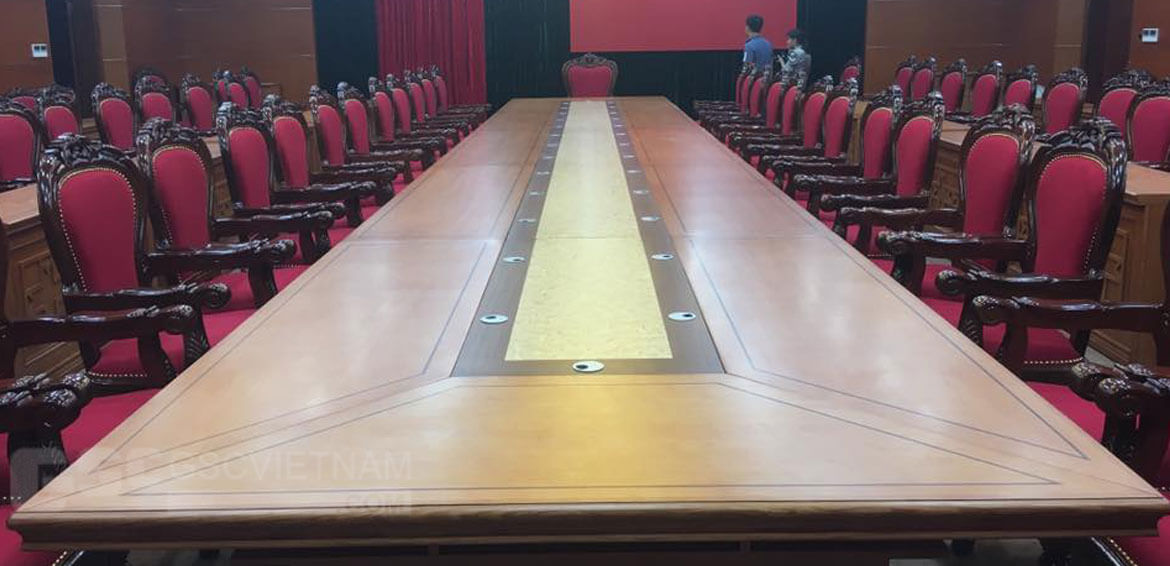 Mê đắm với không gian nội thất phòng khánh tiết UBND Hòa Bình 