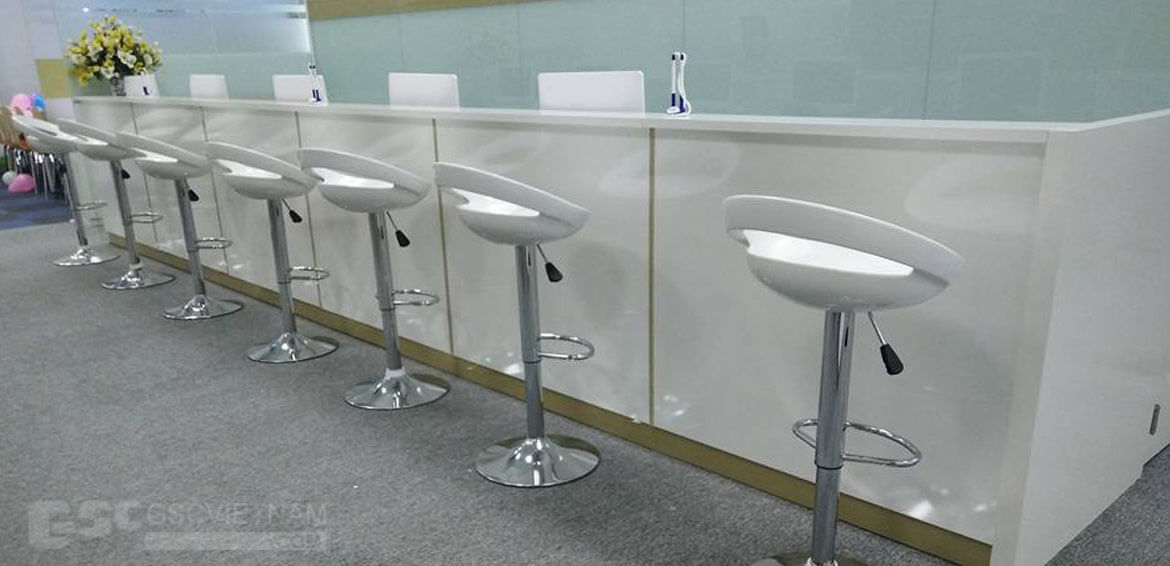 Setup bàn ghế quầy lễ tân