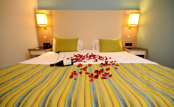 3 cách trang trí phòng ngủ cho cặp vợ chồng mới cưới 3 cách trang trí phòng ngủ cho cặp vợ chồng mới cưới