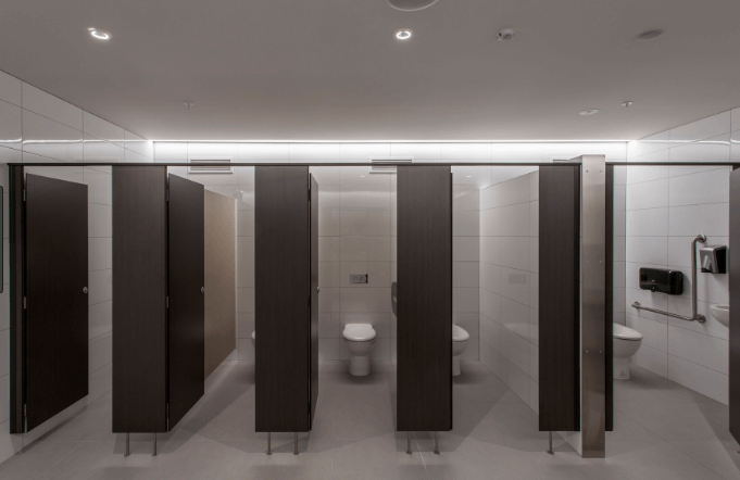 3 Ưu điểm nổi bật khi sử dụng vách ngăn vệ sinh Compact !