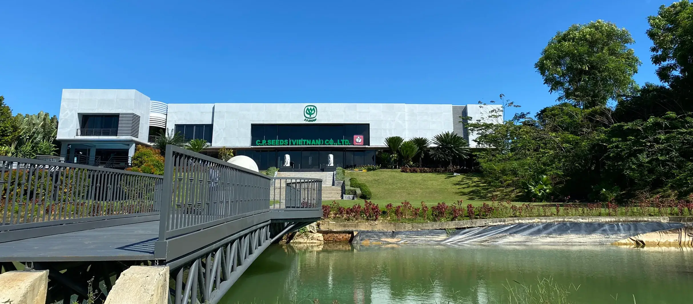 Phòng chiếu phim tại Nhà máy Tanifood