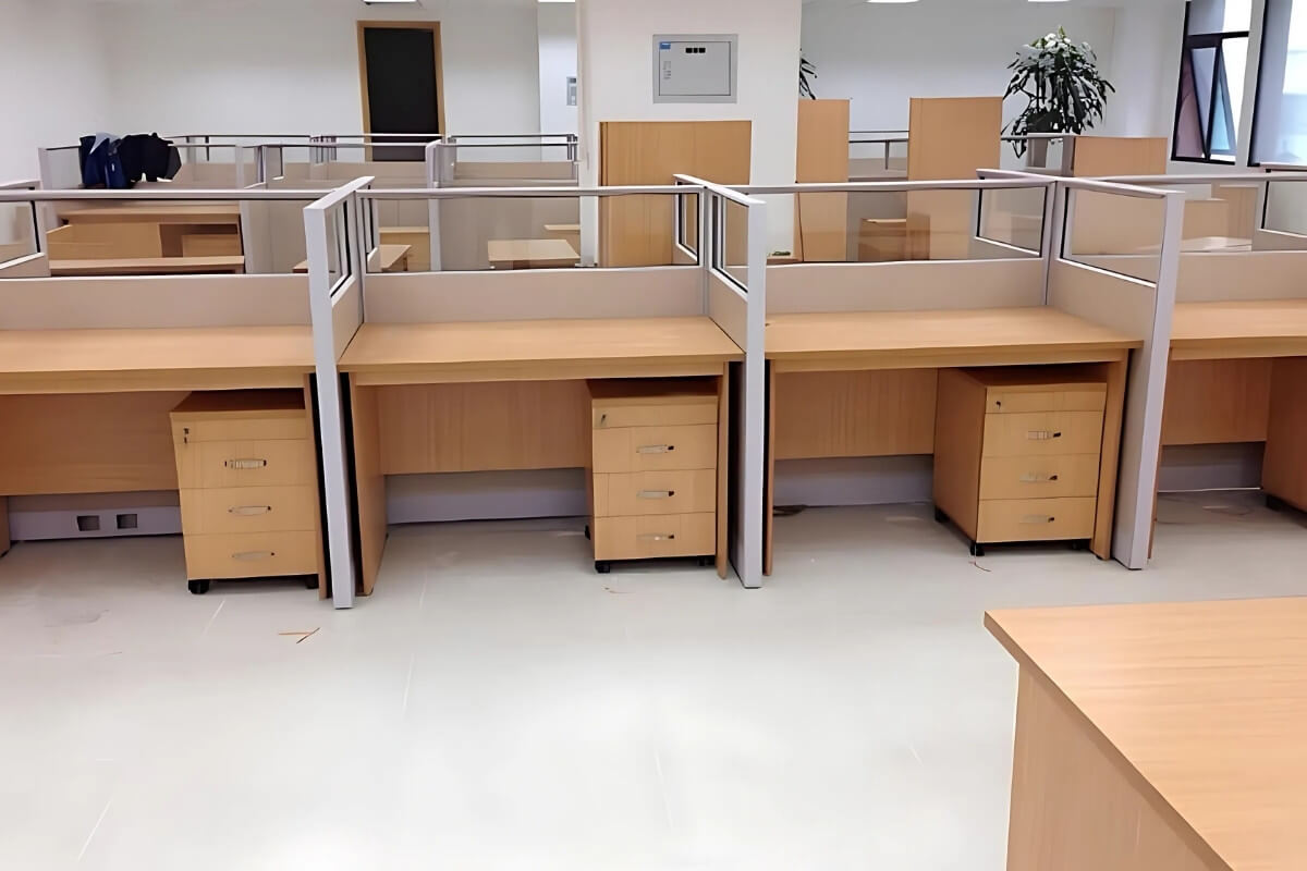 Vách ngăn văn phòng khung nhôm gỗ - kính